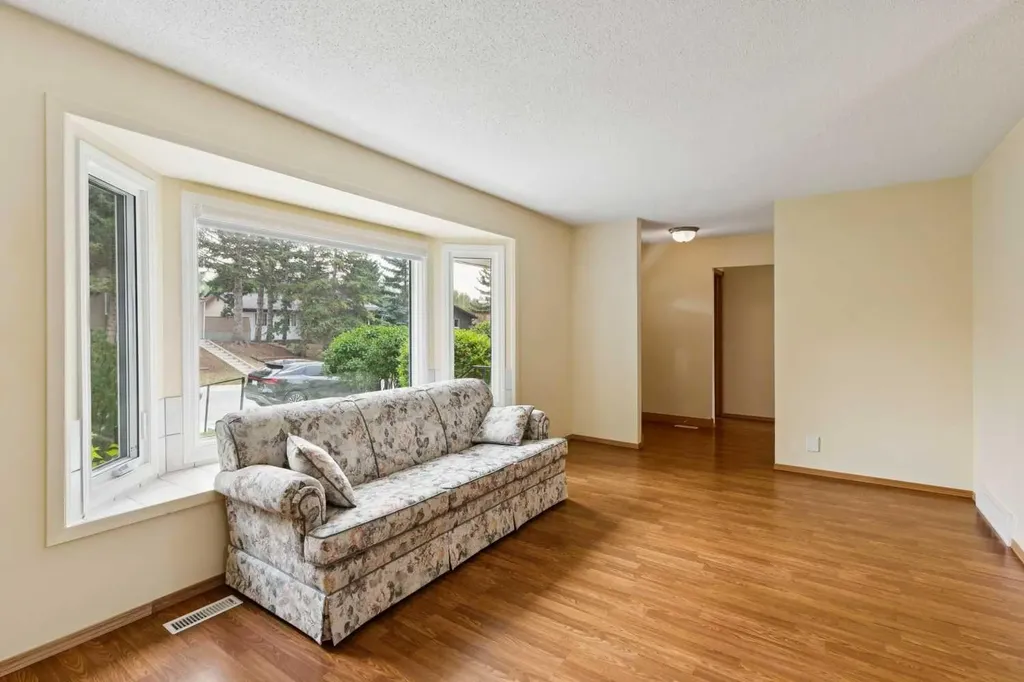 6452 Silver Springs Way NW Calgary AB T3B 3G2