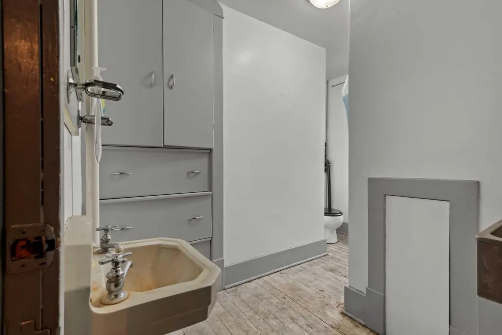 221 Main Street Trochu AB T0M2C0