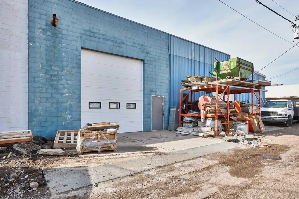 734 15 Street SW Medicine Hat AB T1A4W6