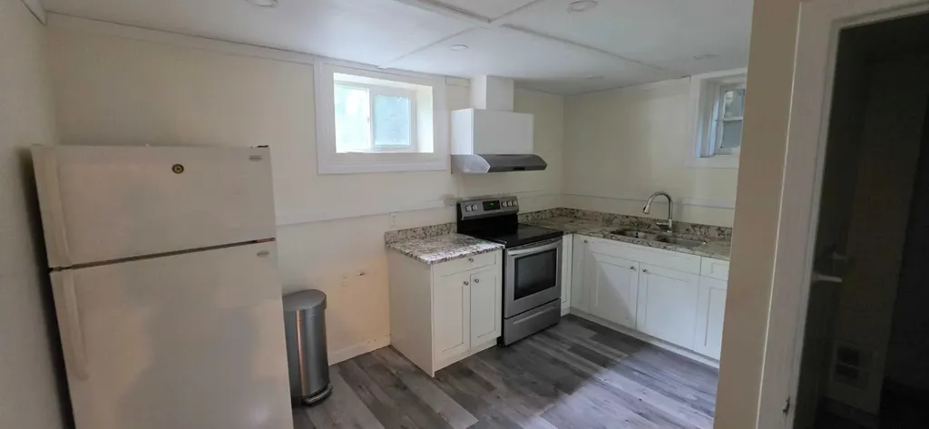 2515 Cochrane Road NW Calgary AB T2M 4H8