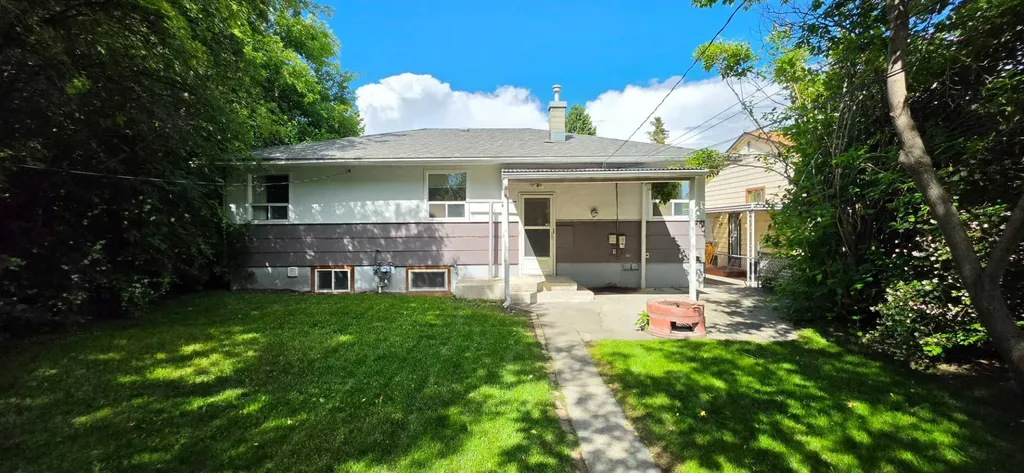 2515 Cochrane Road NW Calgary AB T2M 4H8