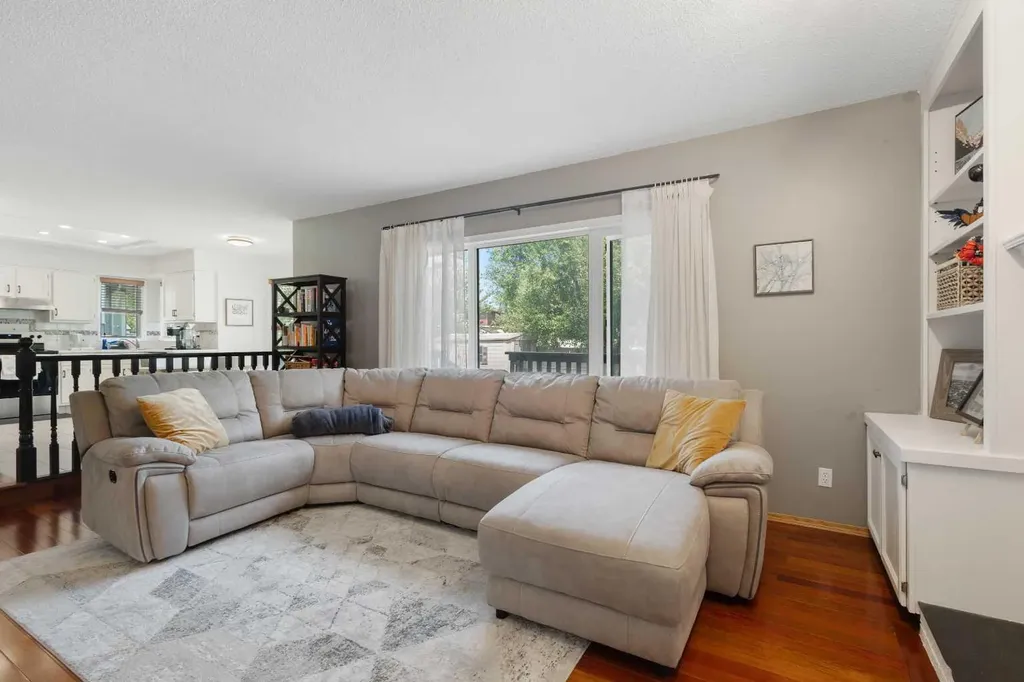 136 Harvest Hills Drive NE Calgary AB T3K3Y1