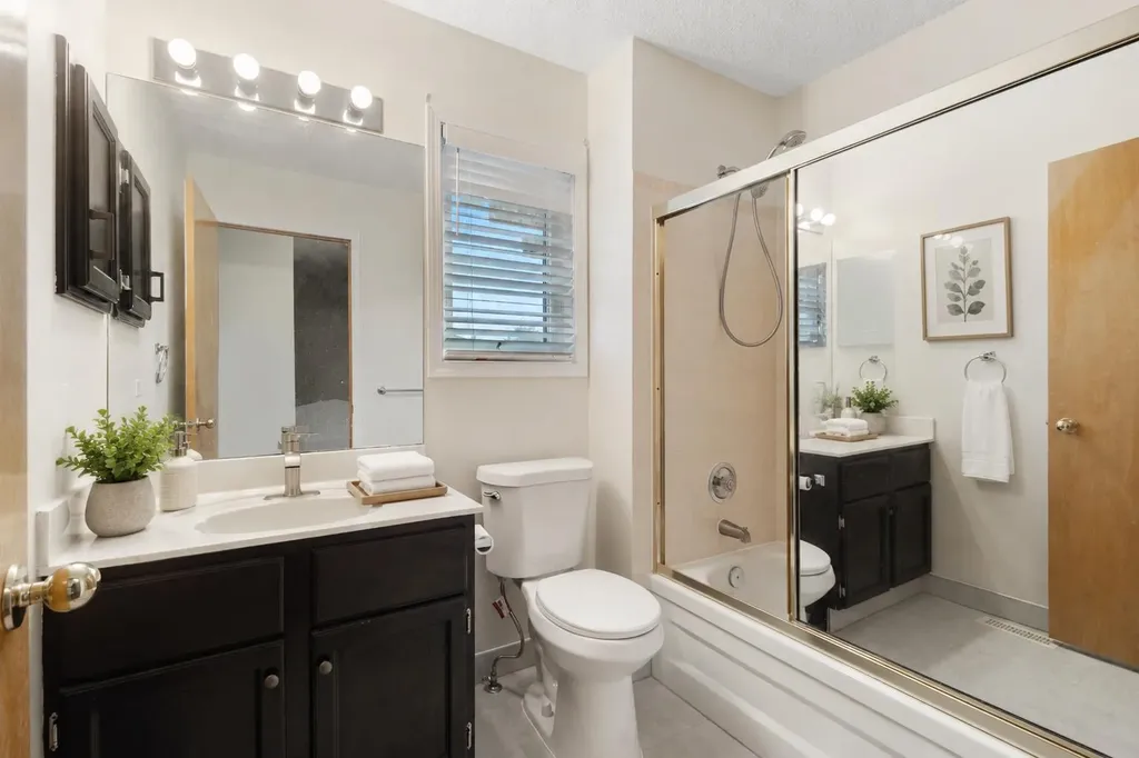 136 Harvest Hills Drive NE Calgary AB T3K3Y1