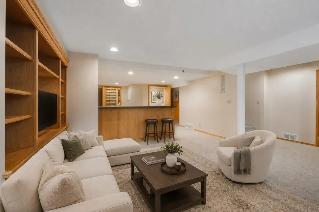 136 Harvest Hills Drive NE Calgary AB T3K3Y1
