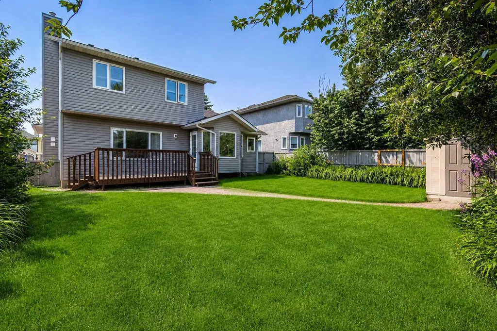 136 Harvest Hills Drive NE Calgary AB T3K3Y1