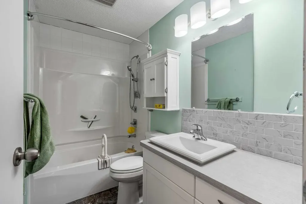 42 Honeysuckle Road N Lethbridge AB T1H 4J9