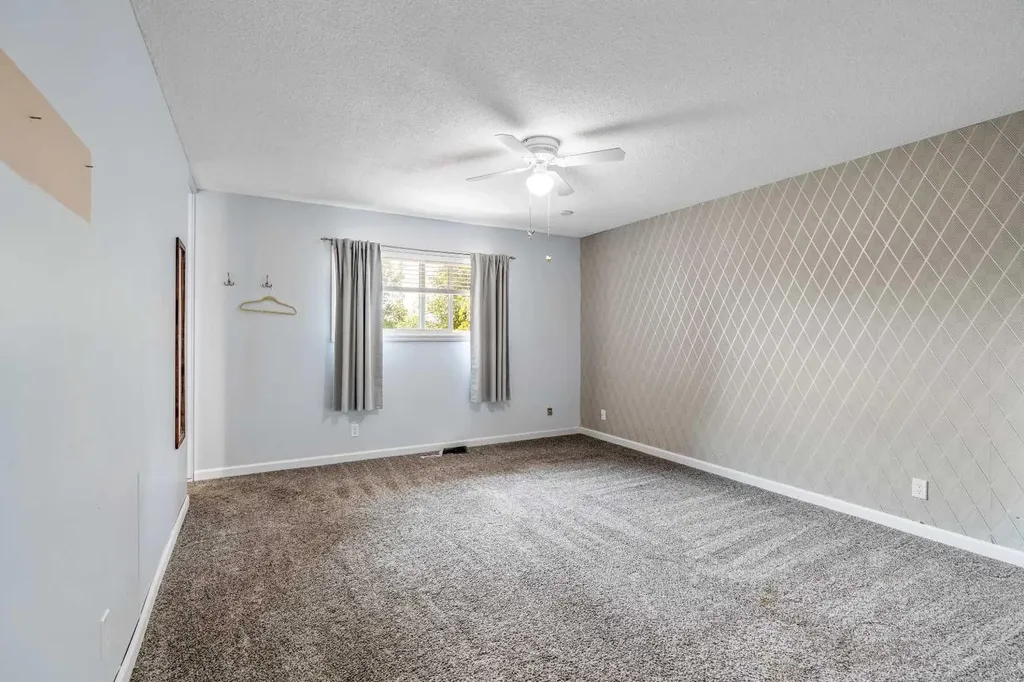 42 Honeysuckle Road N Lethbridge AB T1H 4J9