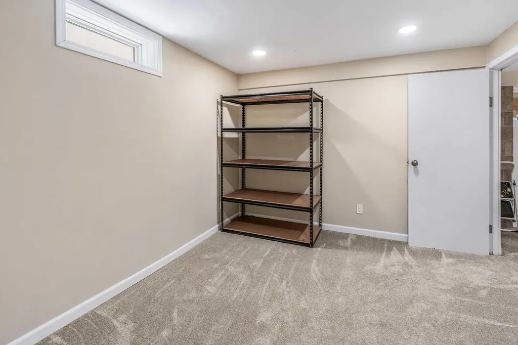42 Honeysuckle Road N Lethbridge AB T1H 4J9