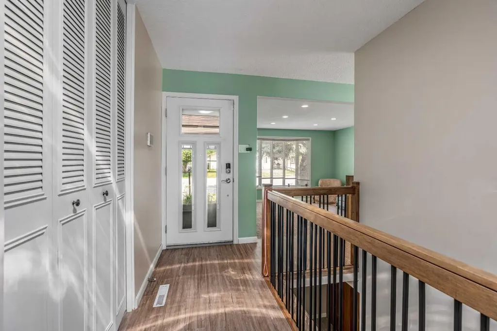 42 Honeysuckle Road N Lethbridge AB T1H 4J9