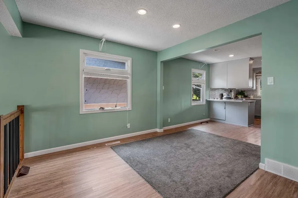 42 Honeysuckle Road N Lethbridge AB T1H 4J9