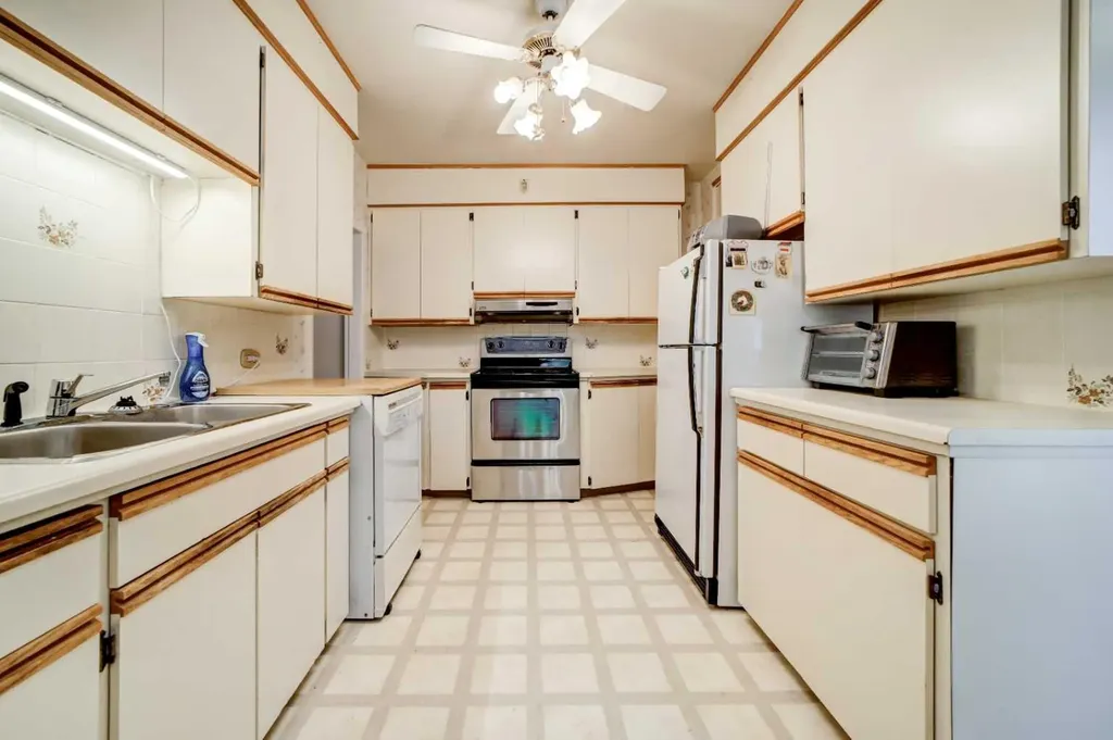 1138 12b Street S Lethbridge AB T1K 1S2