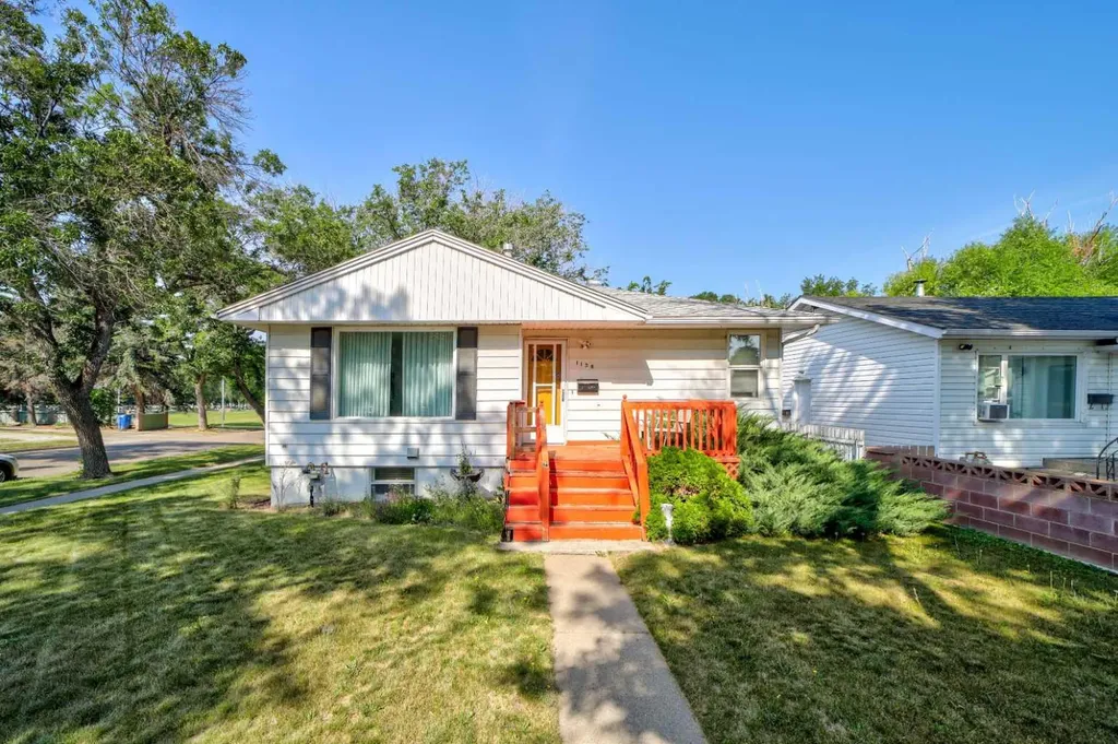 1138 12b Street S Lethbridge AB T1K 1S2