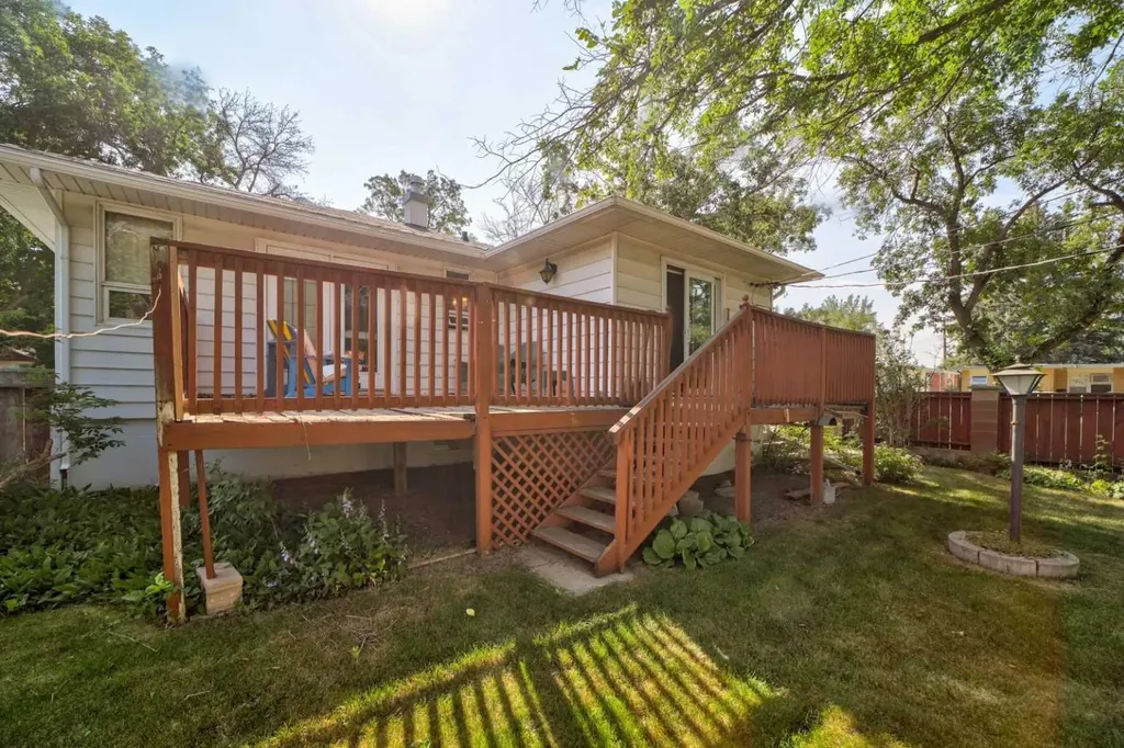 1138 12b Street S Lethbridge AB T1K 1S2