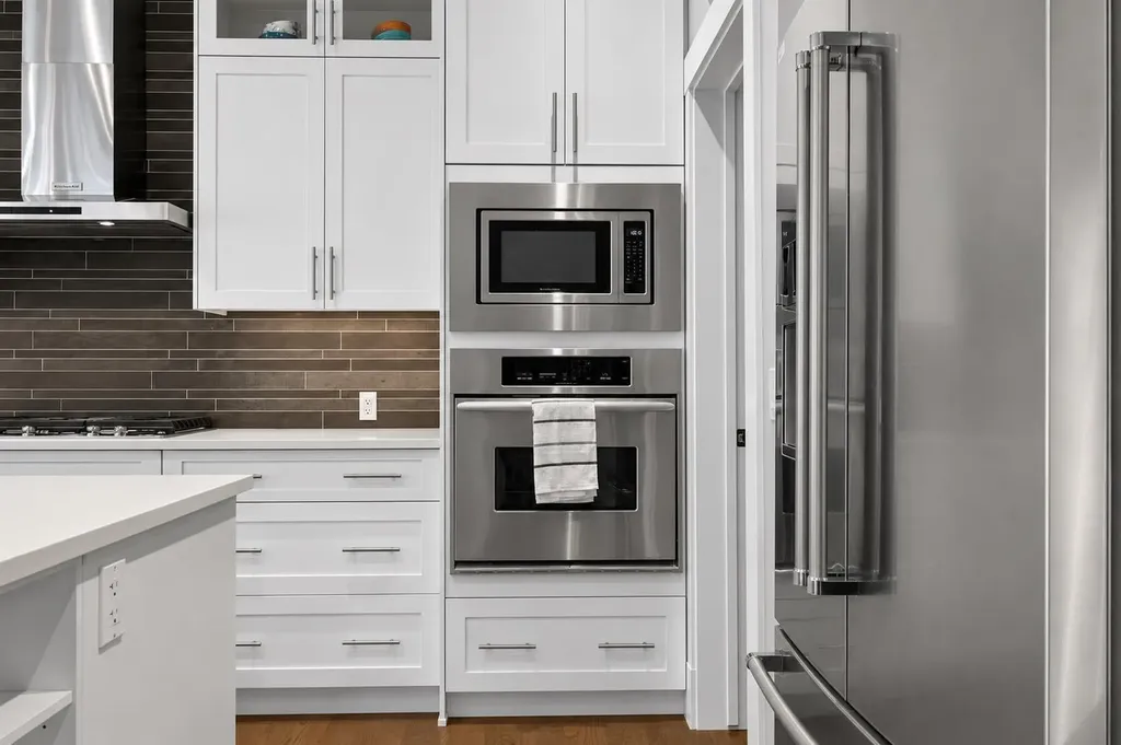 108 Kinniburgh Close Chestermere AB T1X 0R8