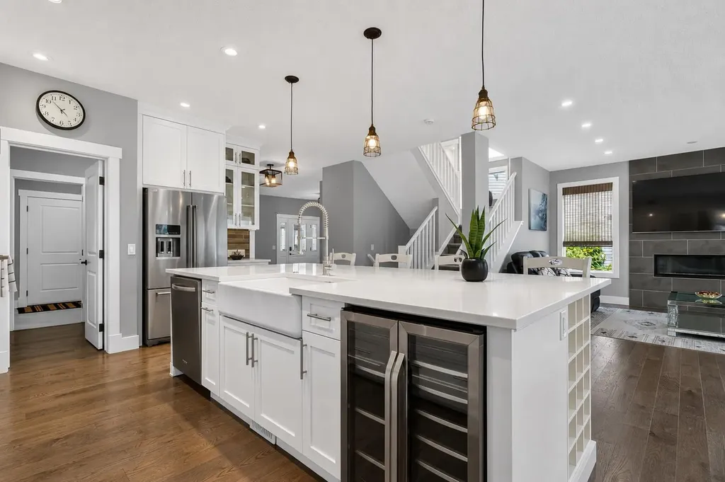 108 Kinniburgh Close Chestermere AB T1X 0R8