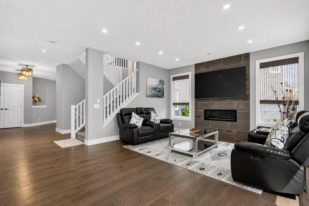 108 Kinniburgh Close Chestermere AB T1X 0R8