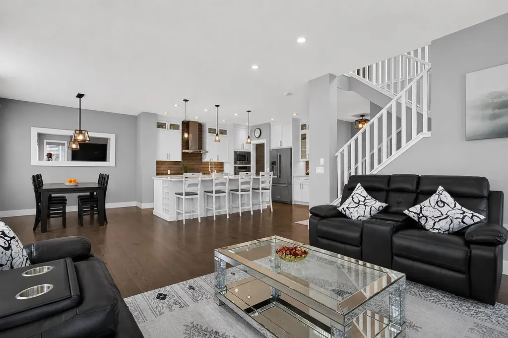 108 Kinniburgh Close Chestermere AB T1X 0R8