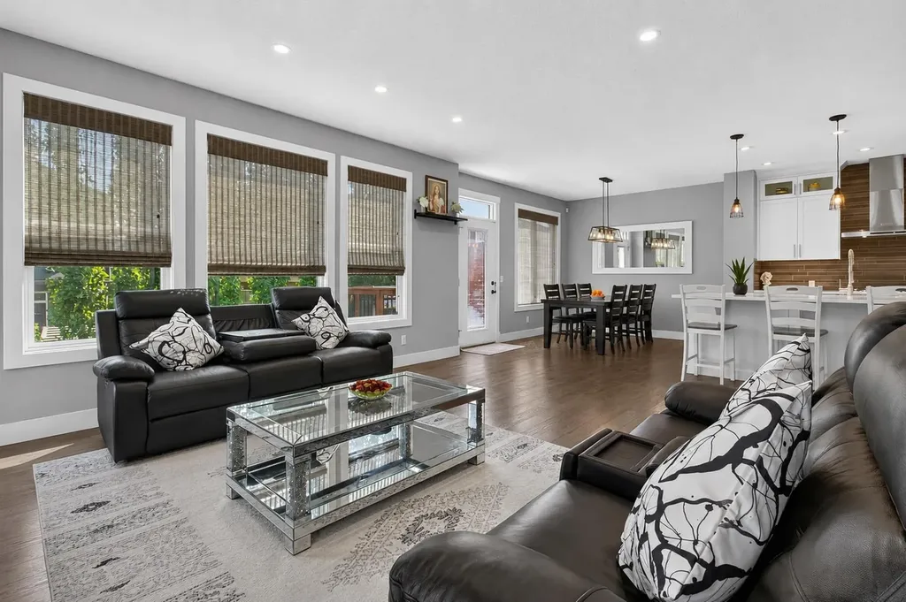 108 Kinniburgh Close Chestermere AB T1X 0R8
