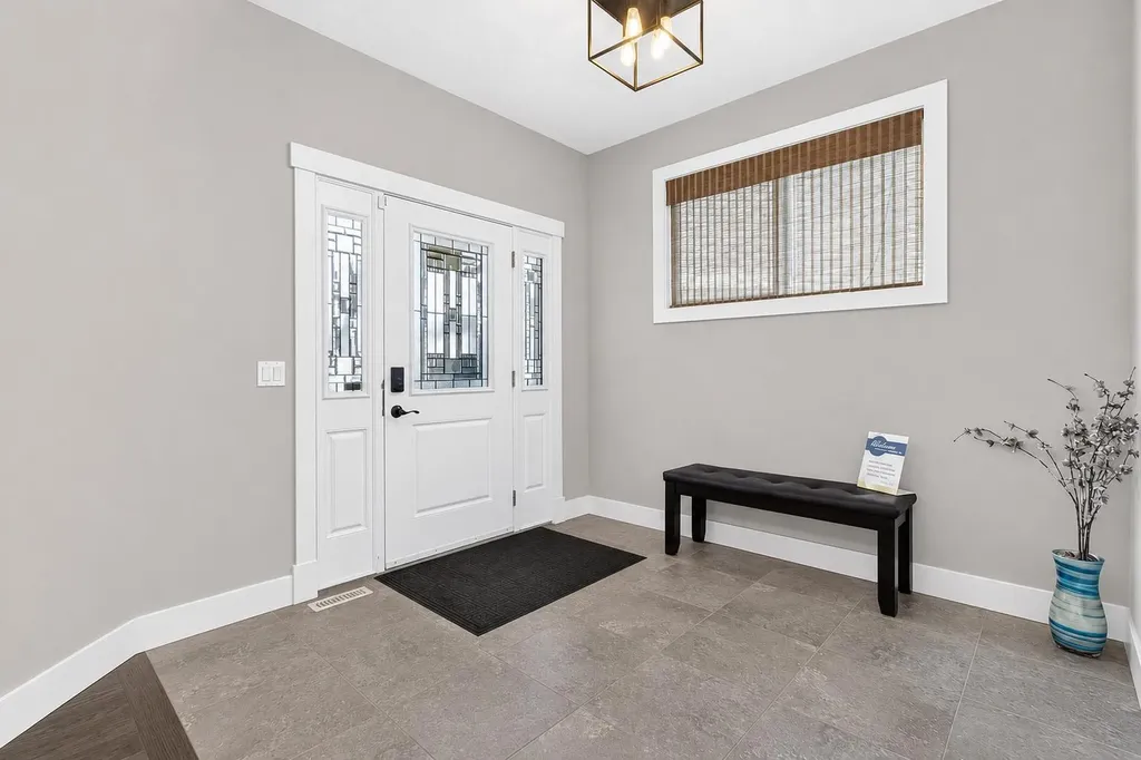 108 Kinniburgh Close Chestermere AB T1X 0R8
