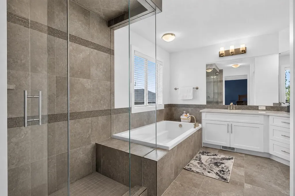 108 Kinniburgh Close Chestermere AB T1X 0R8