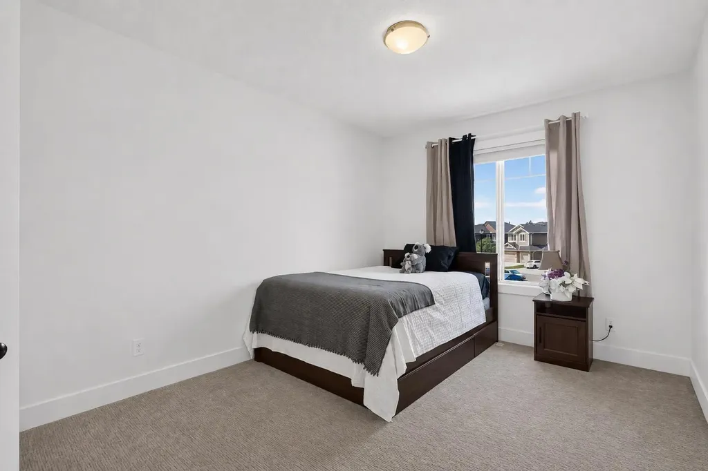 108 Kinniburgh Close Chestermere AB T1X 0R8