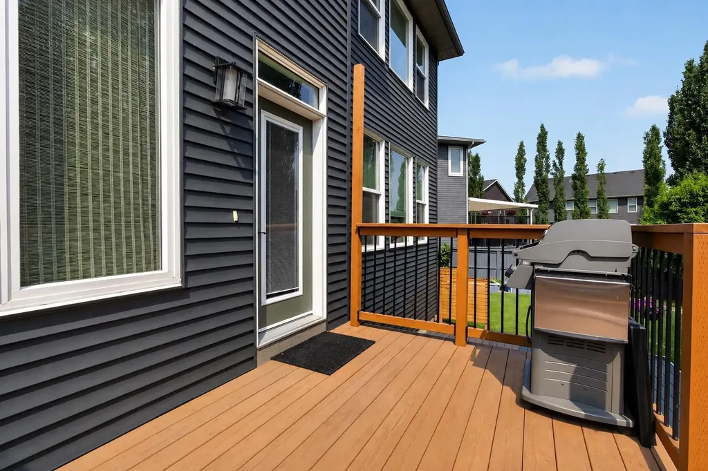 108 Kinniburgh Close Chestermere AB T1X 0R8