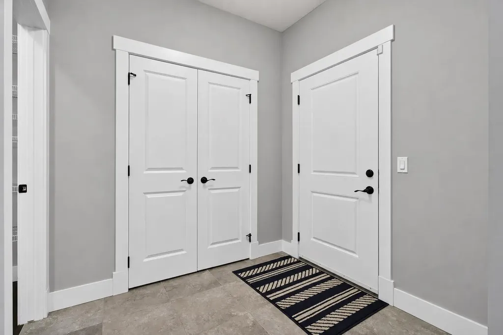 108 Kinniburgh Close Chestermere AB T1X 0R8