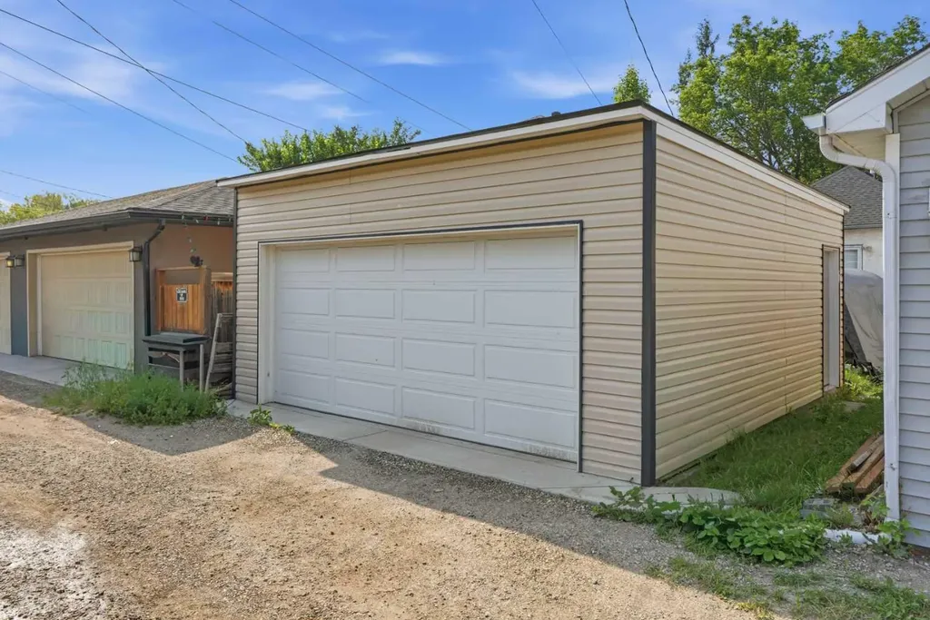 1420 18 Avenue NW Calgary AB T2M 0W6