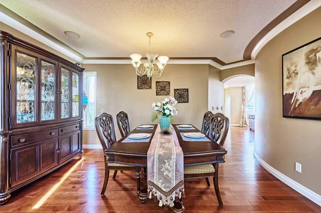 46 Hampstead Manor NW Calgary AB T3A 6A2