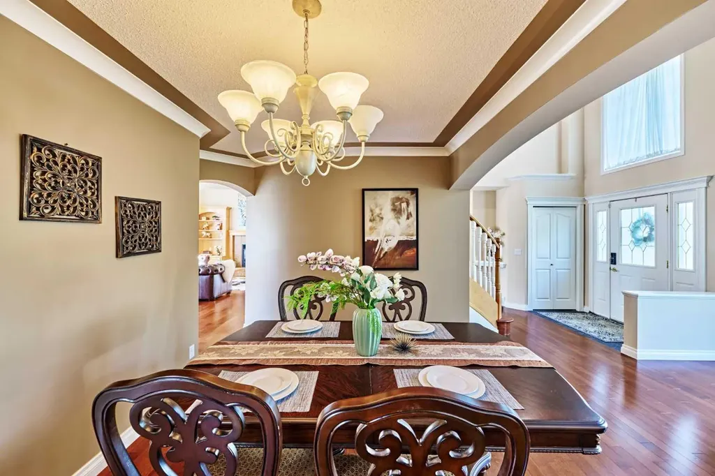 46 Hampstead Manor NW Calgary AB T3A 6A2