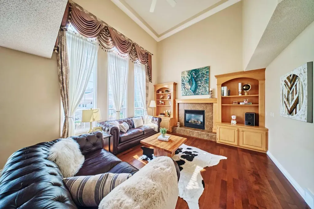 46 Hampstead Manor NW Calgary AB T3A 6A2