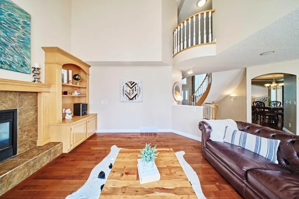 46 Hampstead Manor NW Calgary AB T3A 6A2