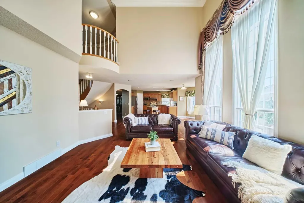 46 Hampstead Manor NW Calgary AB T3A 6A2