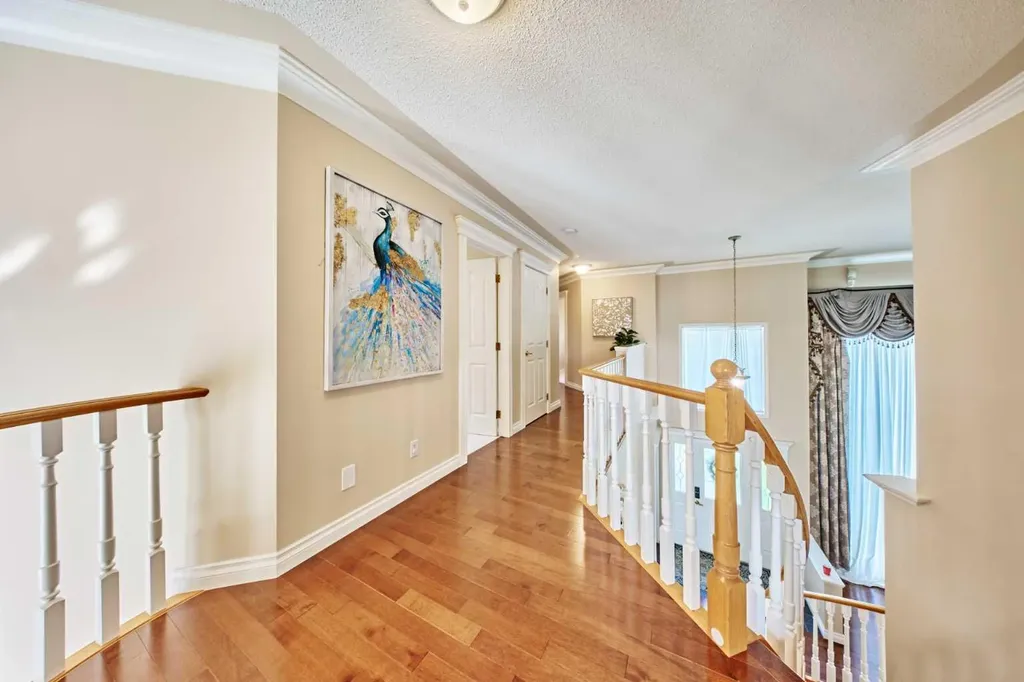 46 Hampstead Manor NW Calgary AB T3A 6A2
