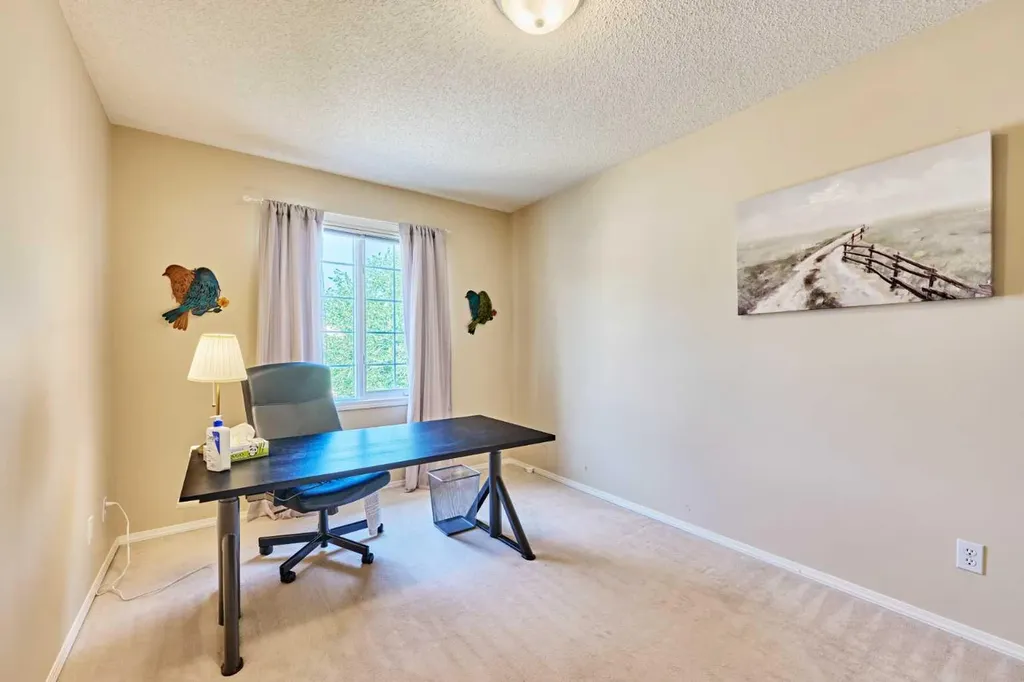 46 Hampstead Manor NW Calgary AB T3A 6A2