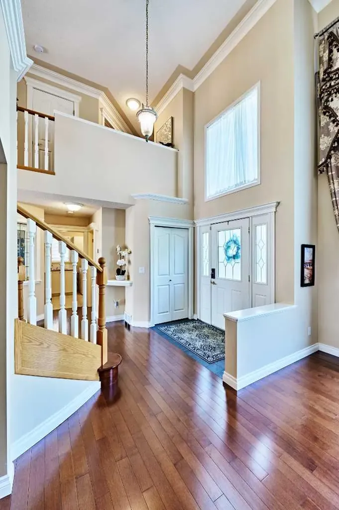 46 Hampstead Manor NW Calgary AB T3A 6A2