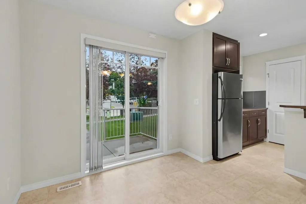 127 Prestwick Villas SE Calgary AB T2Z3S4