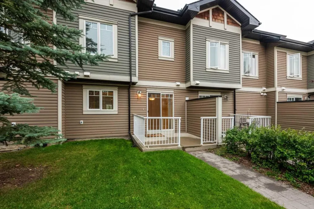127 Prestwick Villas SE Calgary AB T2Z3S4