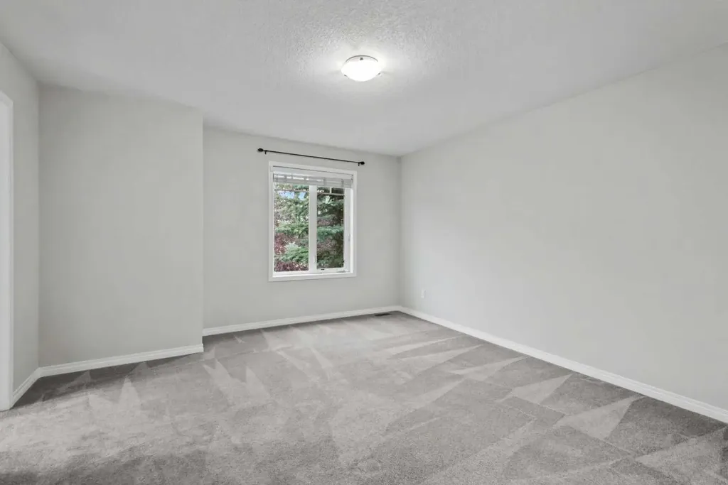 127 Prestwick Villas SE Calgary AB T2Z3S4