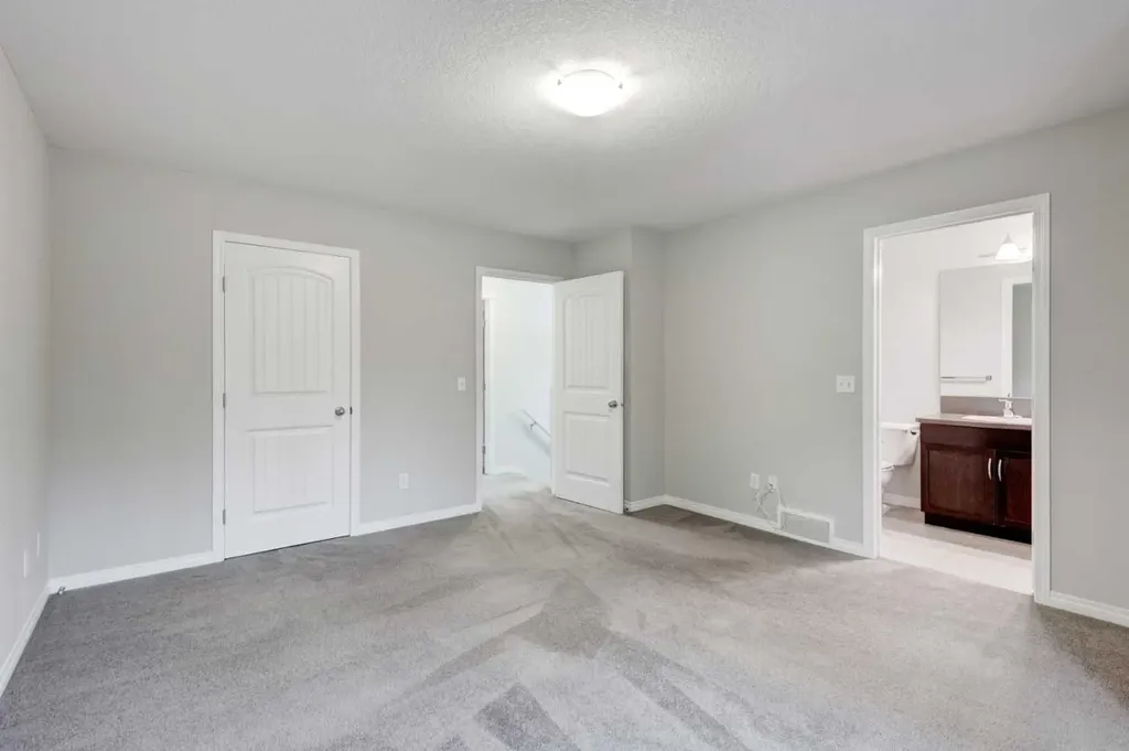 127 Prestwick Villas SE Calgary AB T2Z3S4