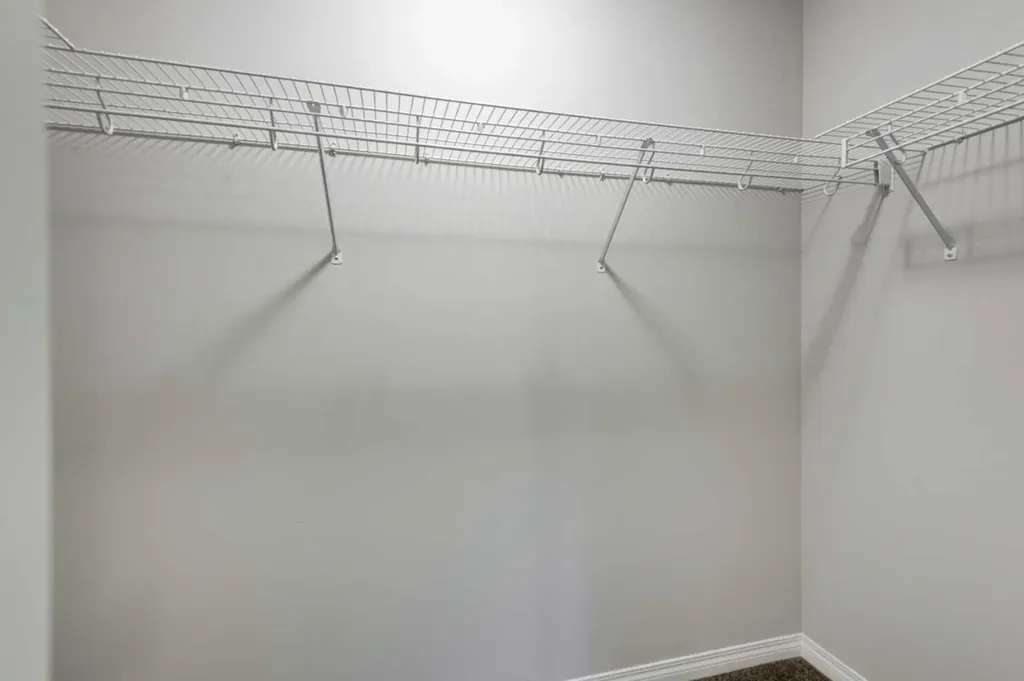 127 Prestwick Villas SE Calgary AB T2Z3S4