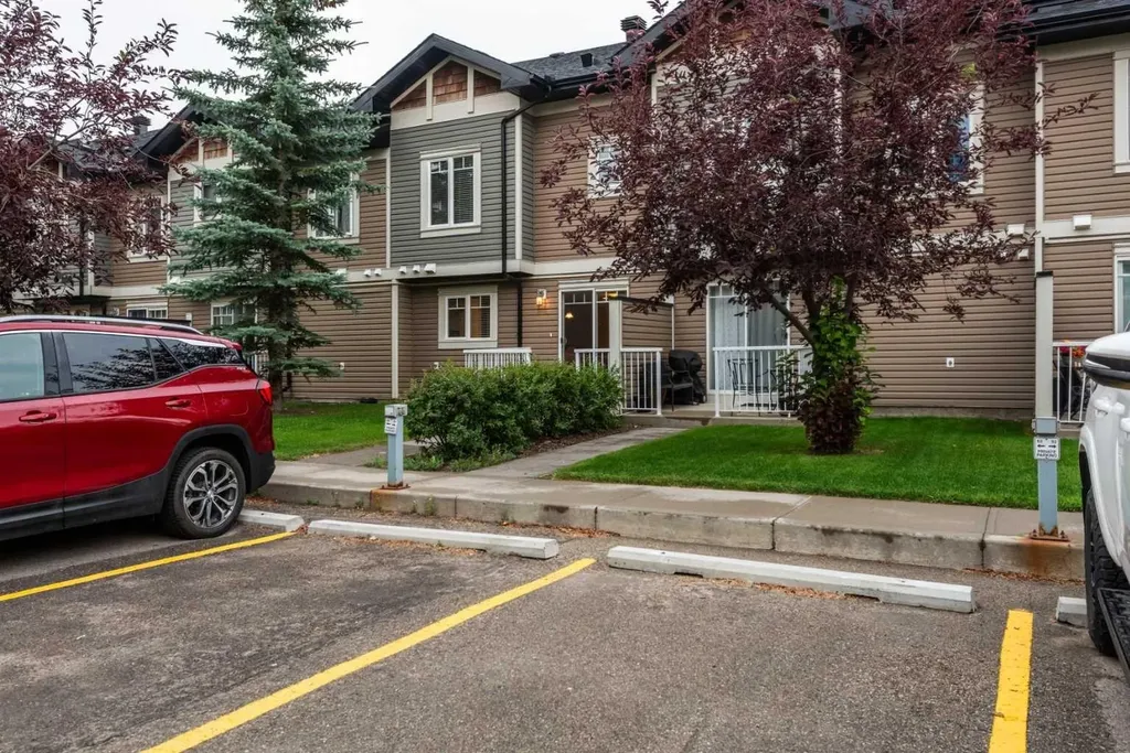 127 Prestwick Villas SE Calgary AB T2Z3S4