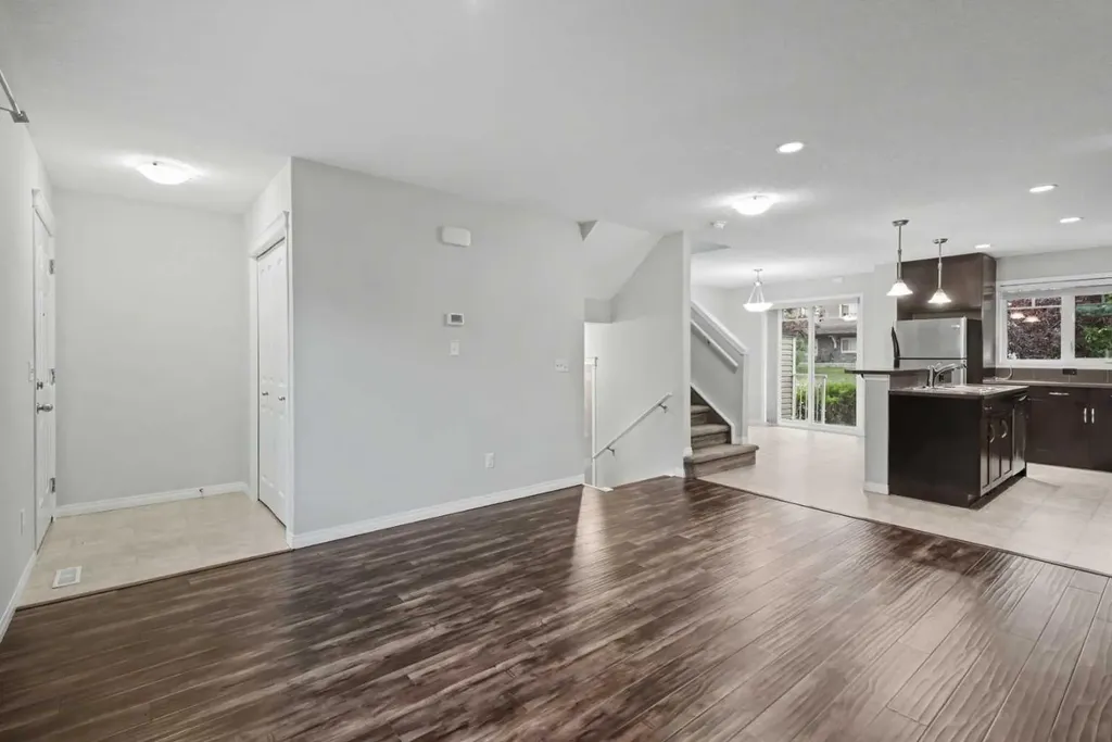 127 Prestwick Villas SE Calgary AB T2Z3S4
