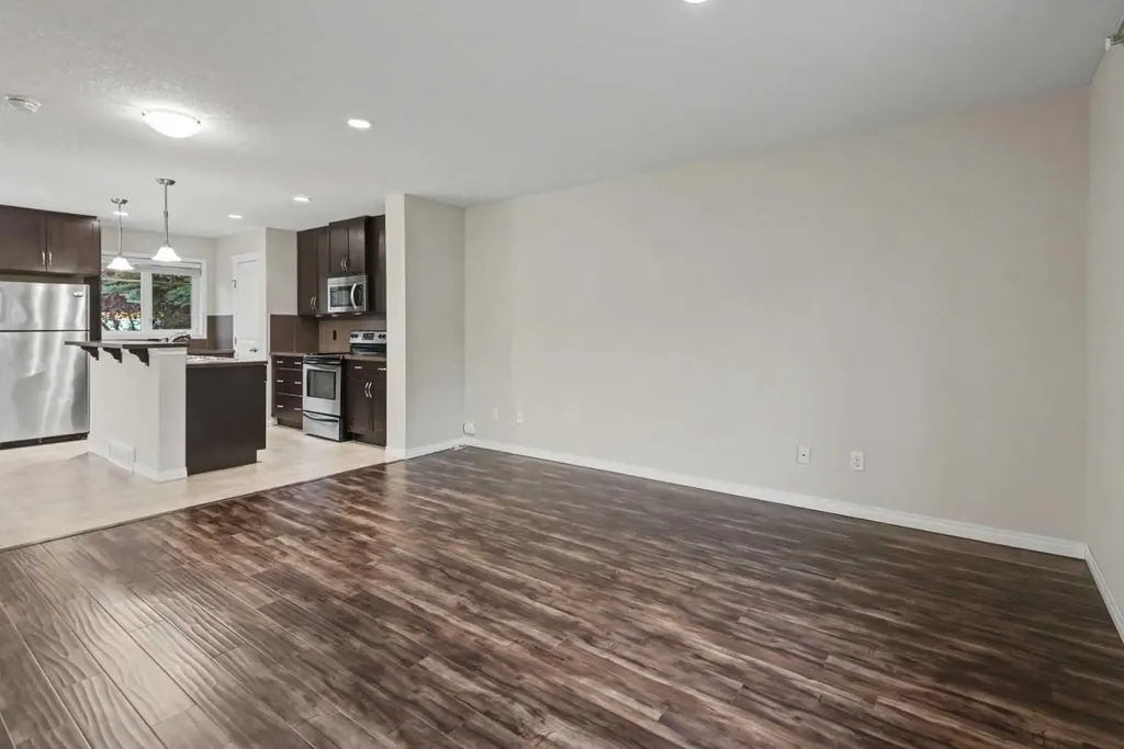 127 Prestwick Villas SE Calgary AB T2Z3S4