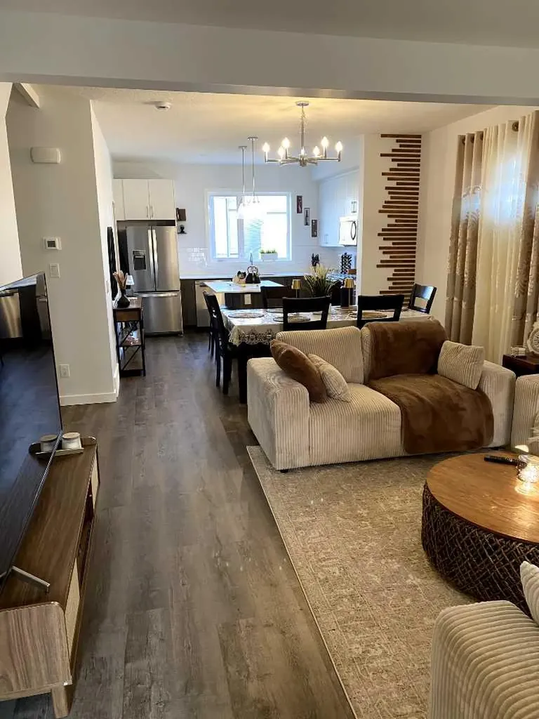 75 Evanscrest Common NW Calgary AB T3P 2A3