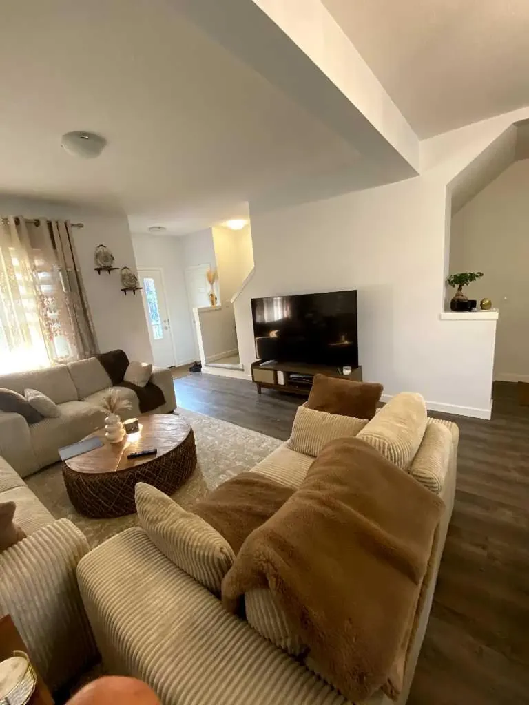75 Evanscrest Common NW Calgary AB T3P 2A3