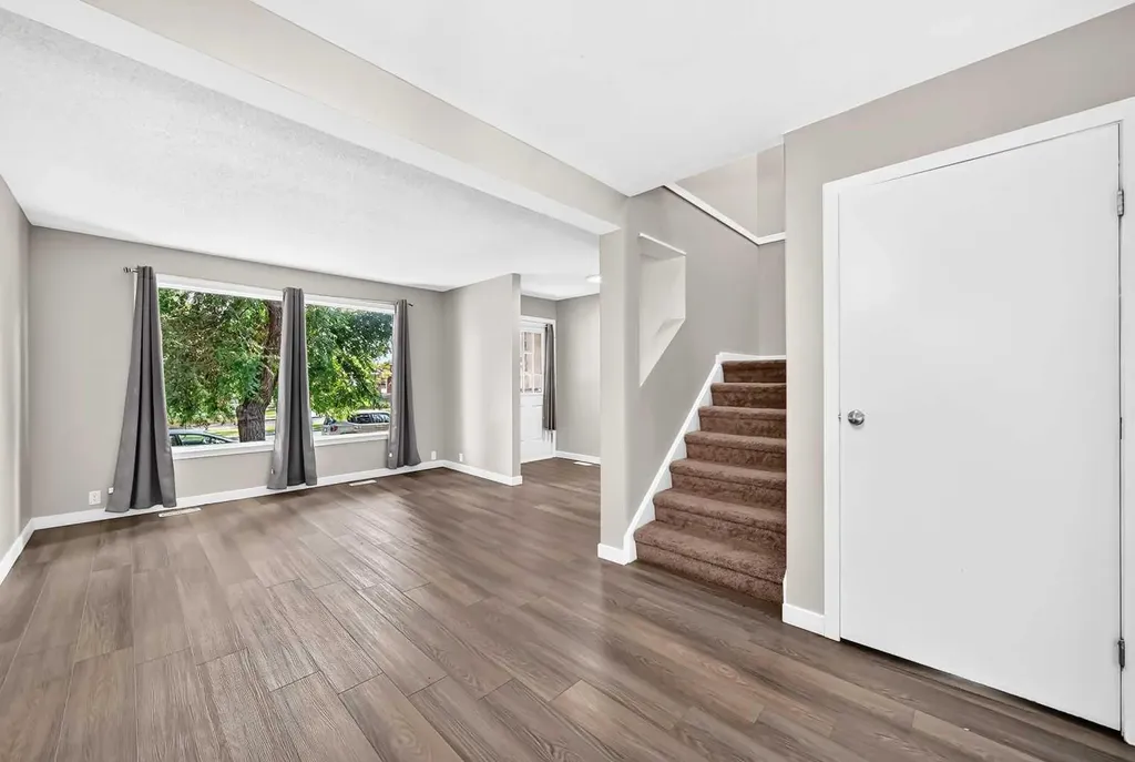 96 Erin Woods Boulevard SE Calgary AB t2b 2r1