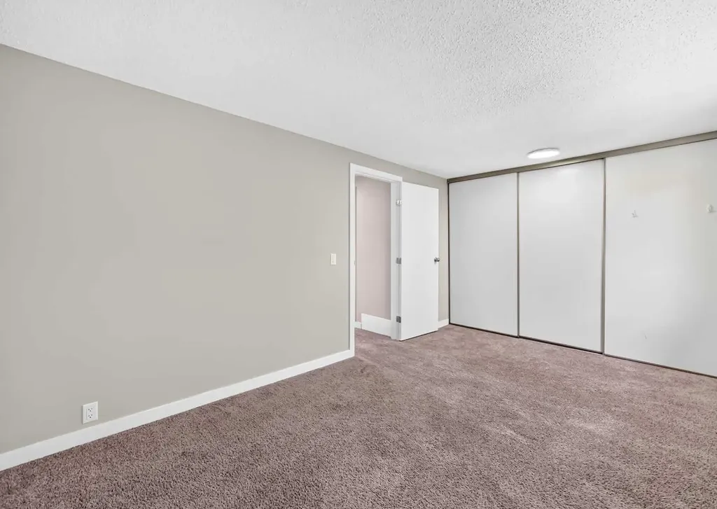 96 Erin Woods Boulevard SE Calgary AB t2b 2r1