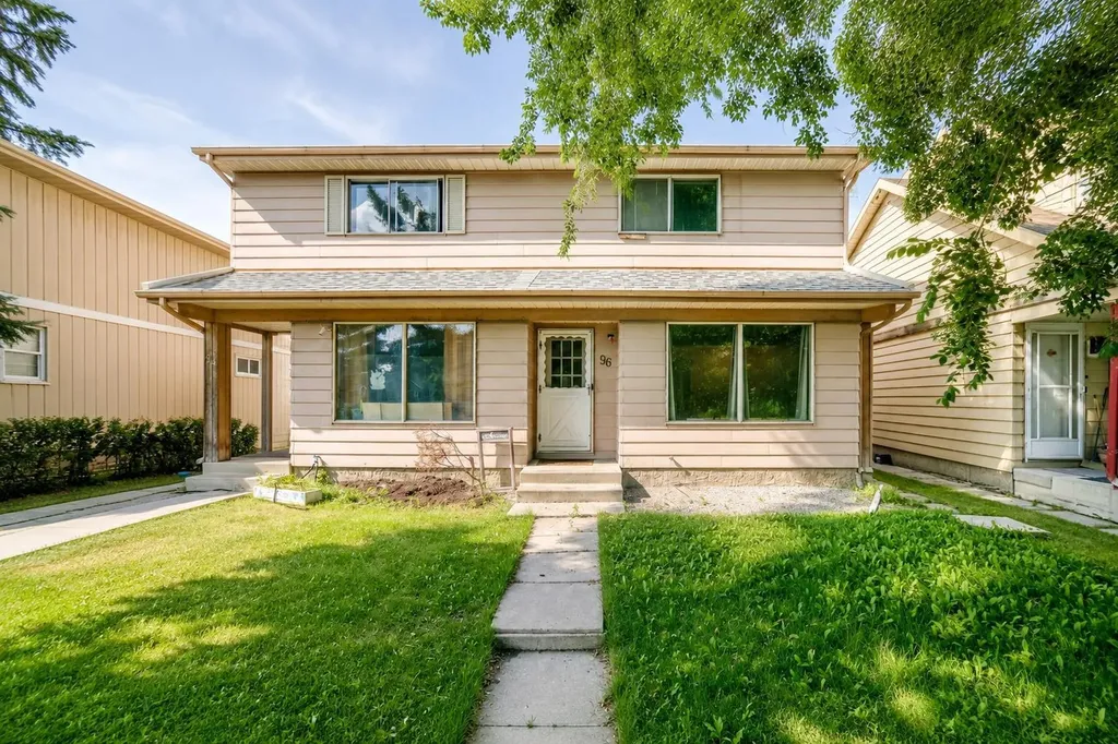96 Erin Woods Boulevard SE Calgary AB t2b 2r1