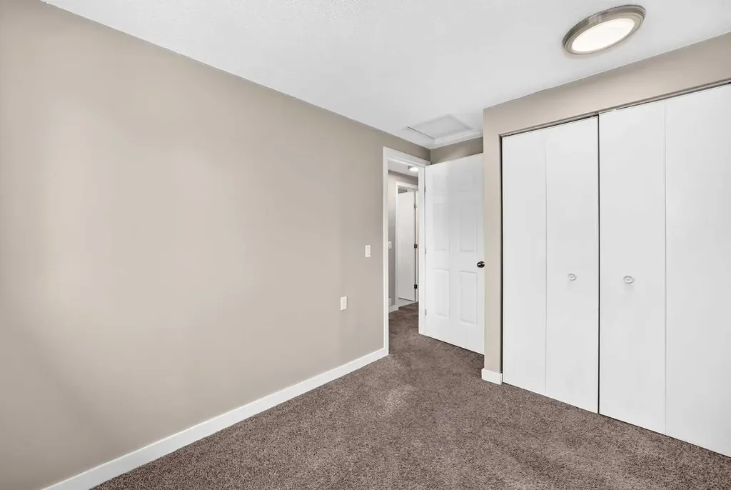 96 Erin Woods Boulevard SE Calgary AB t2b 2r1